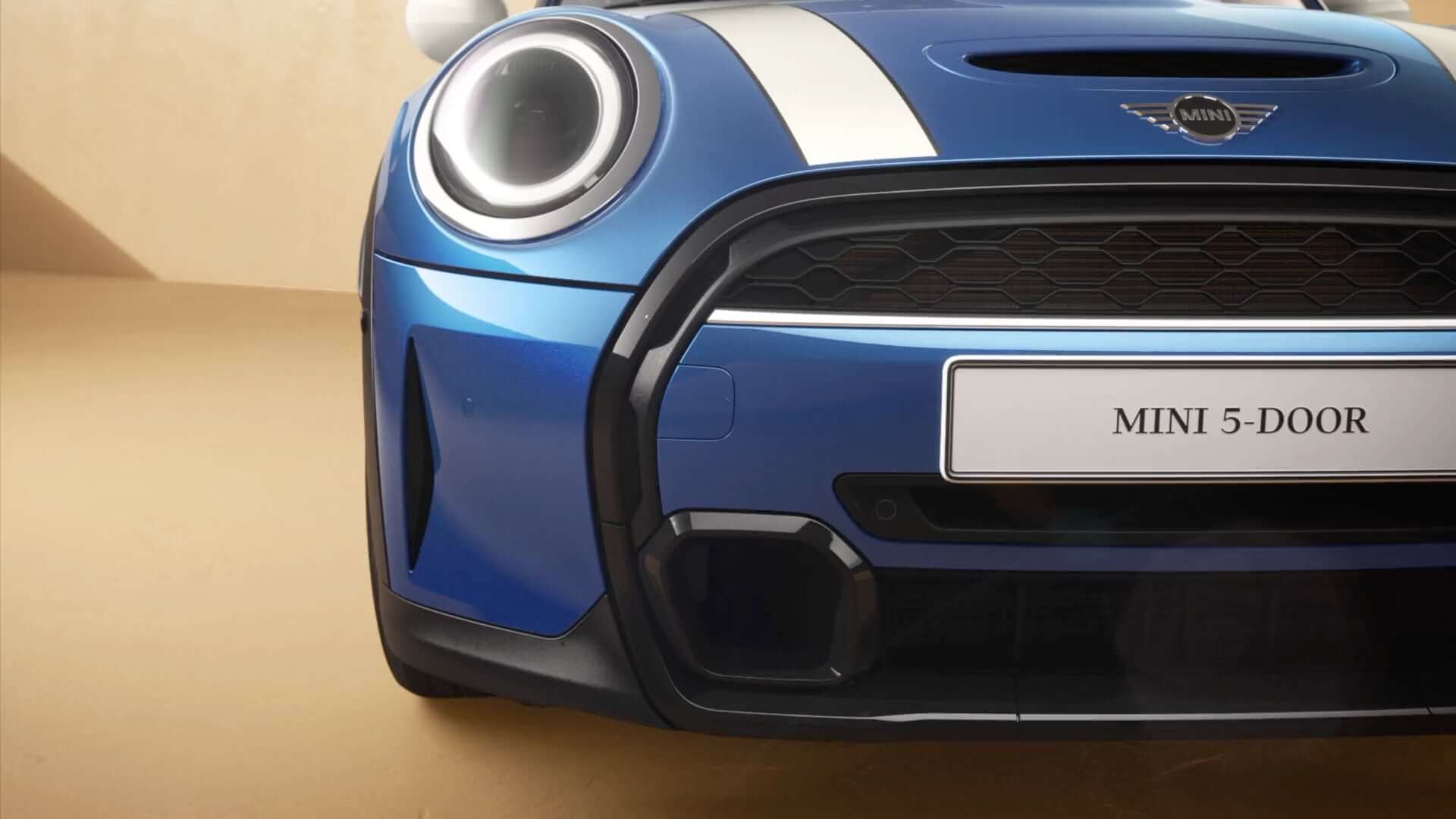 MINI 5 portes– vue de trois quarts avant – bleu et blanc