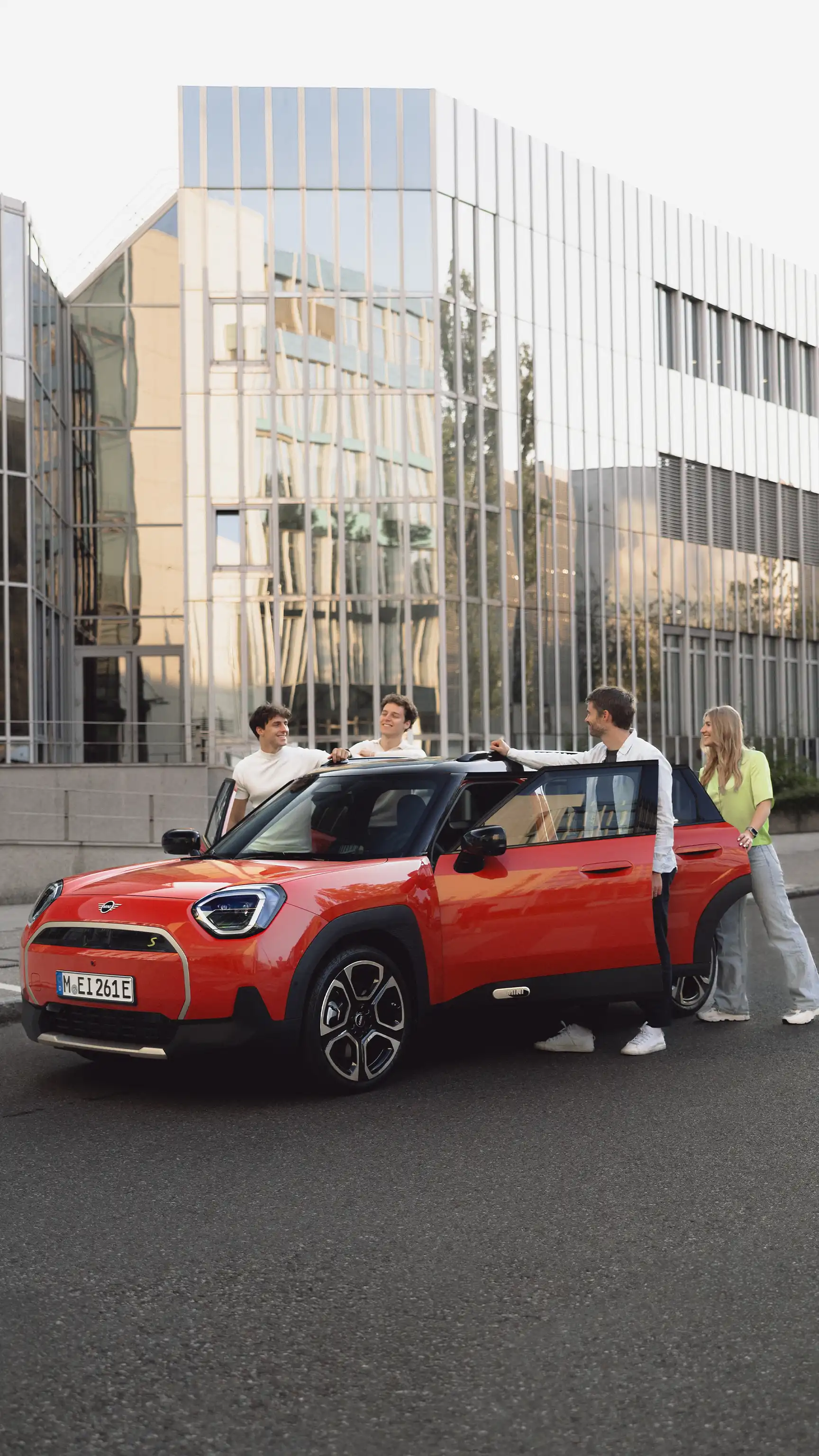 MINI Aceman Electric - vrienden