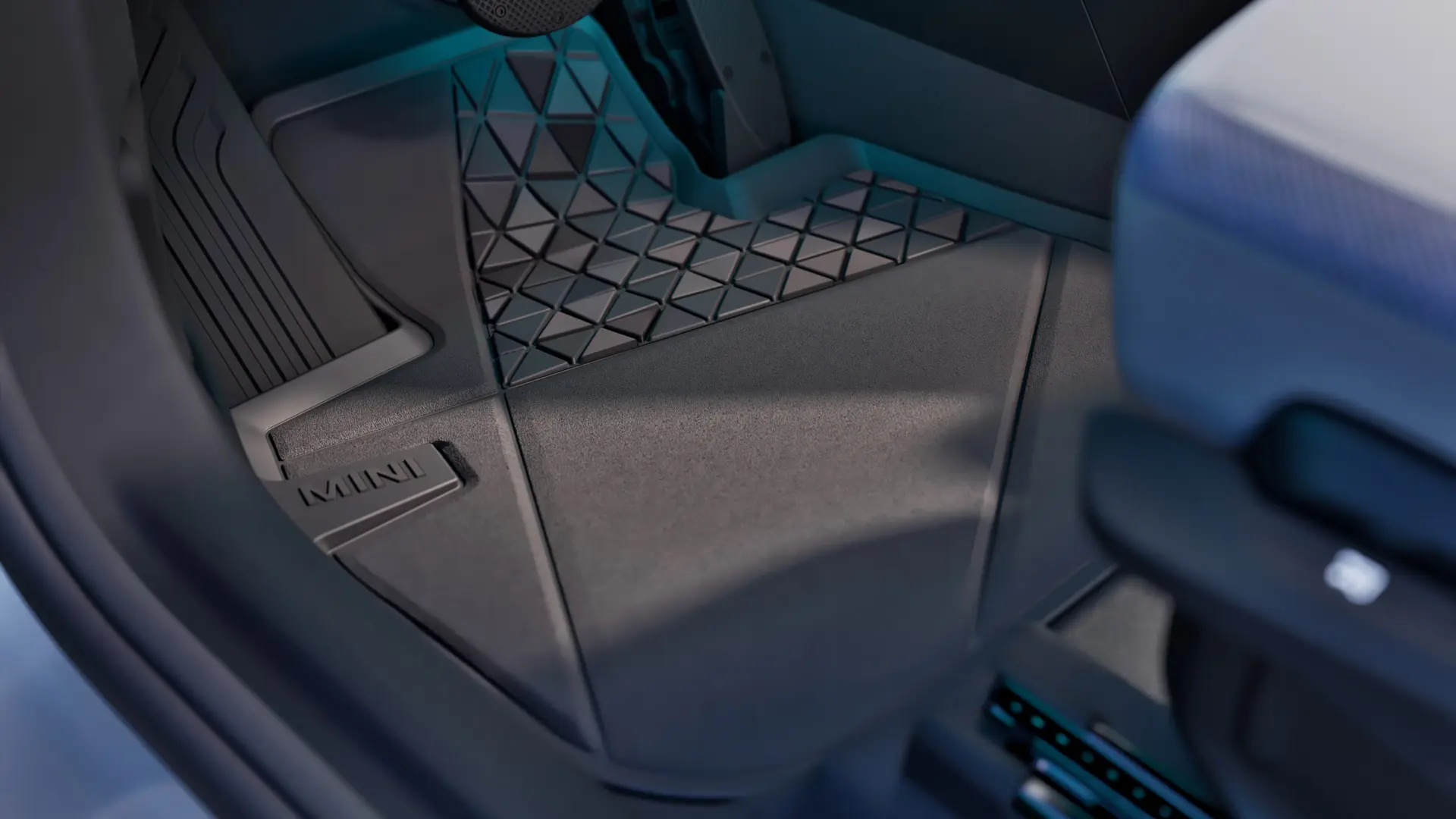 Tapis de sol tous temps MINI, durable et personnalisé, orné du logo MINI.