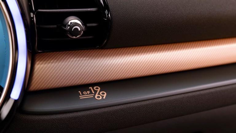 MINI Clubman dernière édition - services financiers