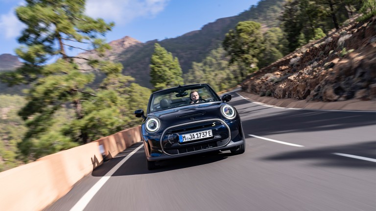 La première MINI Cabrio Electric - main stage teaser