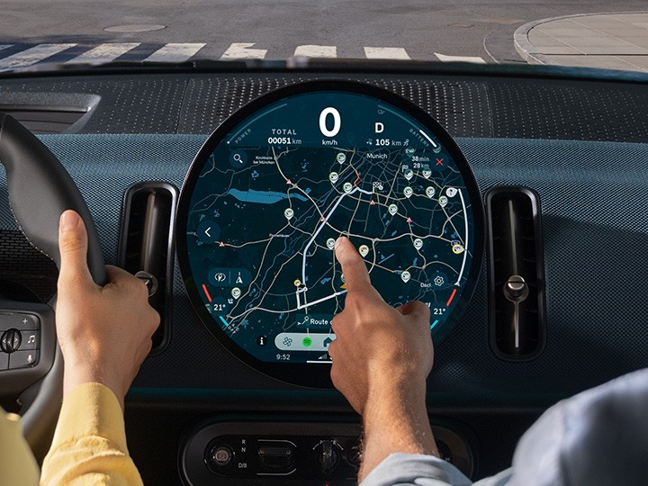 MINI Electromobilité -  Navigation avec écran OLED.