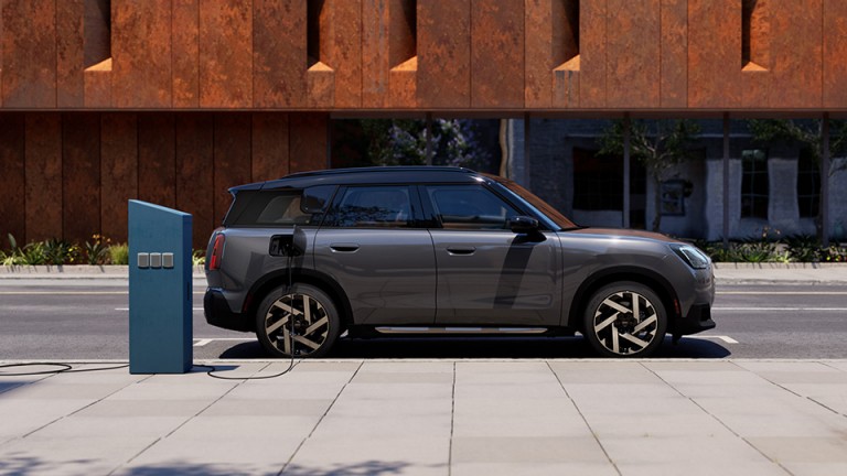 MINI Electromobilité - Vue latérale MINI Countryman
