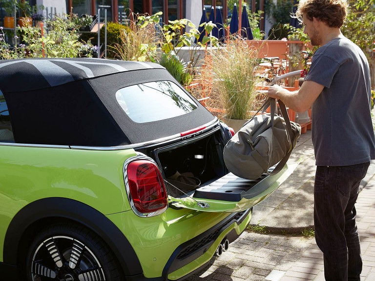 MINI Cabrio – easy load – espace pour les bagages