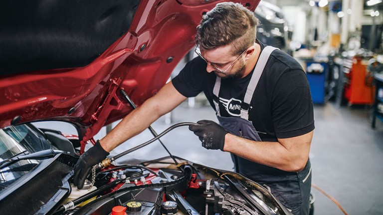 Pourquoi le prix d’une révision est-il supérieur aux prix pratiqués dans les centres auto?