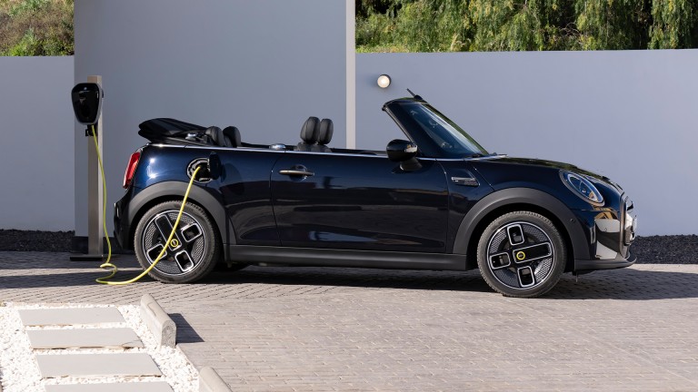 MINI Cabrio Electric - zijaanzicht exterieur