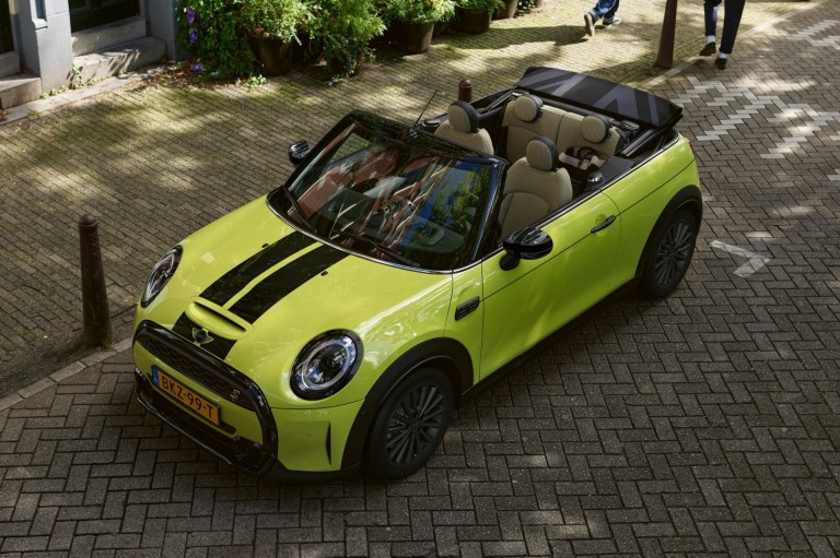 MINI Cabrio – zijaanzicht – op maat